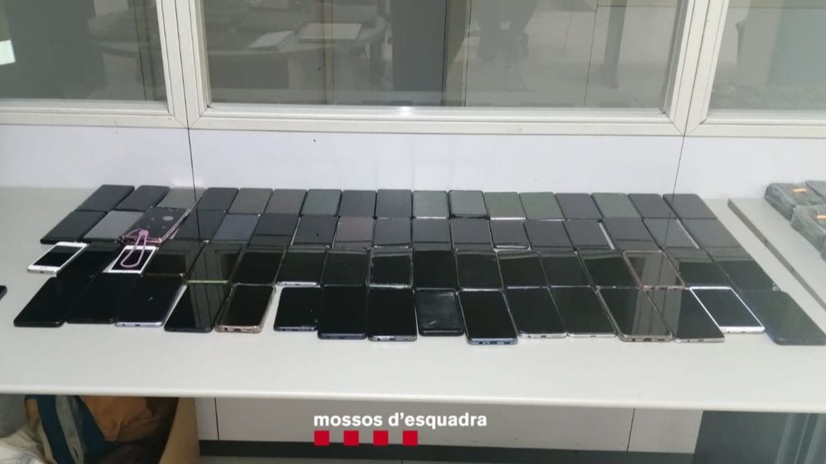 mossos recuperan móviles