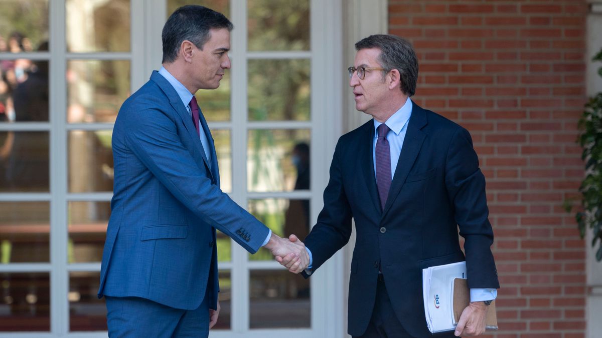 Pedro Sánchez recibe a Alberto Núñez Feijóoo Pedro Sánchez recibe a Alberto Núñez Feijóoo
