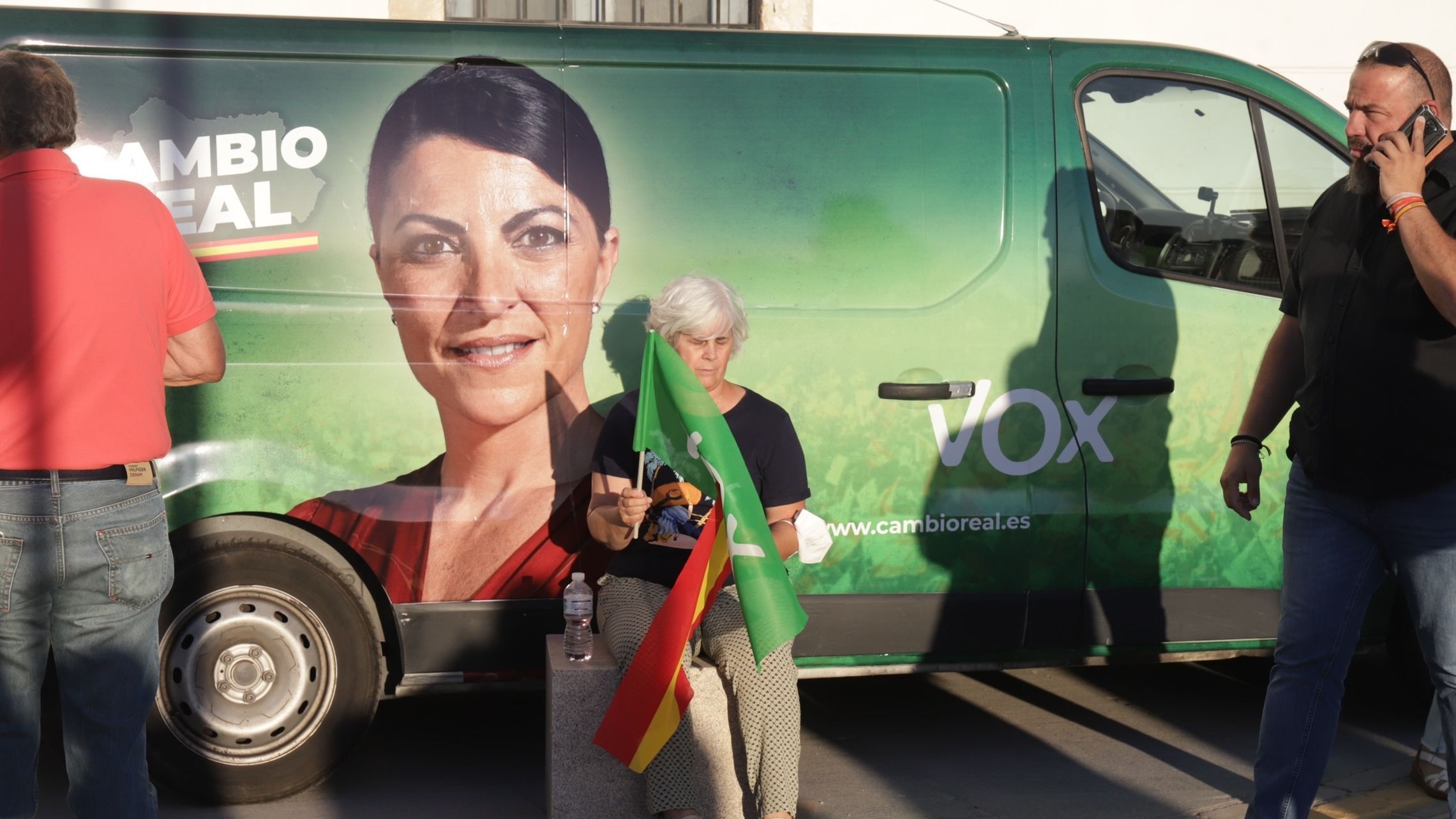 Vox calienta el debate: "Si está Olona, Teresa Rodríguez sufrirá"