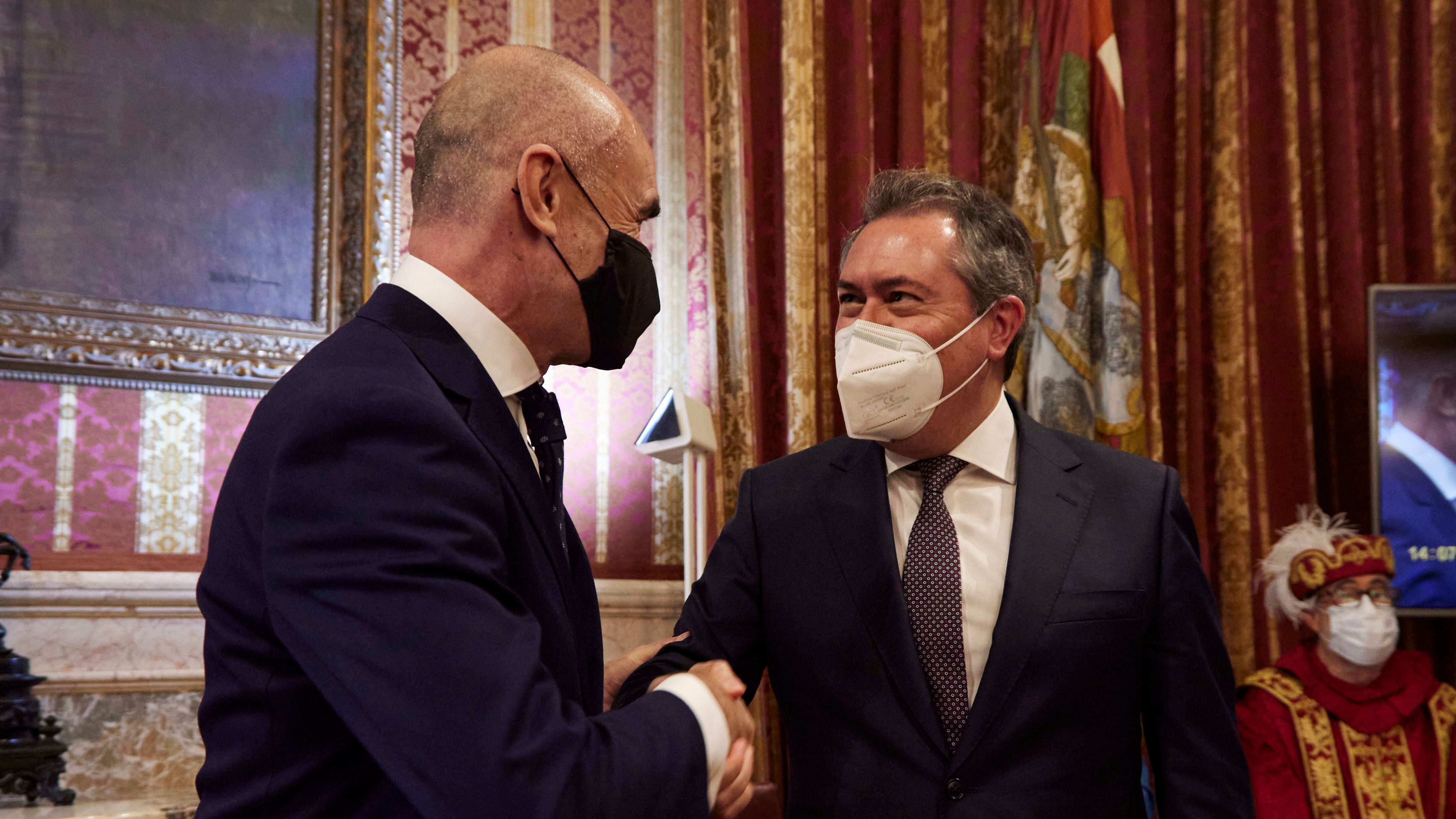 Espadas, en la toma de posesión del nuevo alcalde de Sevilla