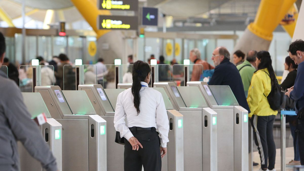 EuropaPress 2067822 acceso control seguridad aeropuerto adolfo suarez madrid barajas EuropaPress 2067822 acceso control seguridad aeropuerto adolfo suarez madrid barajas