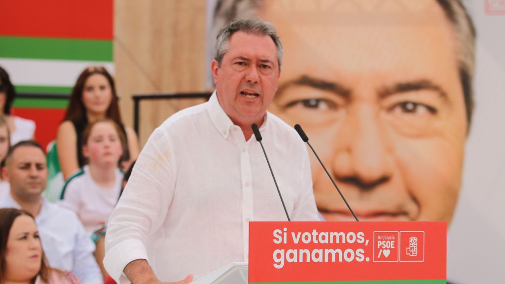 Juan Espadas durante un mitin de la campaña electoral