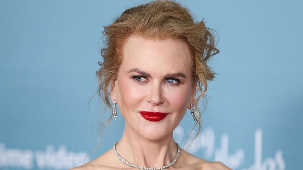 Nicole Kidman se declara bisexual en un podcast.