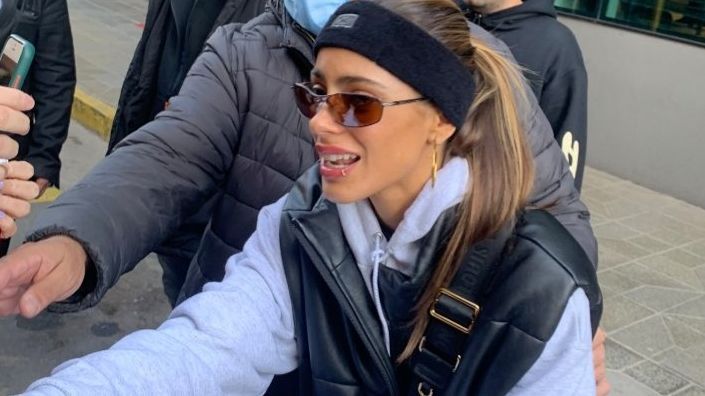 Tini Stoessel se llevó por accidente los apuntes de clase de una fan y esta se desespera