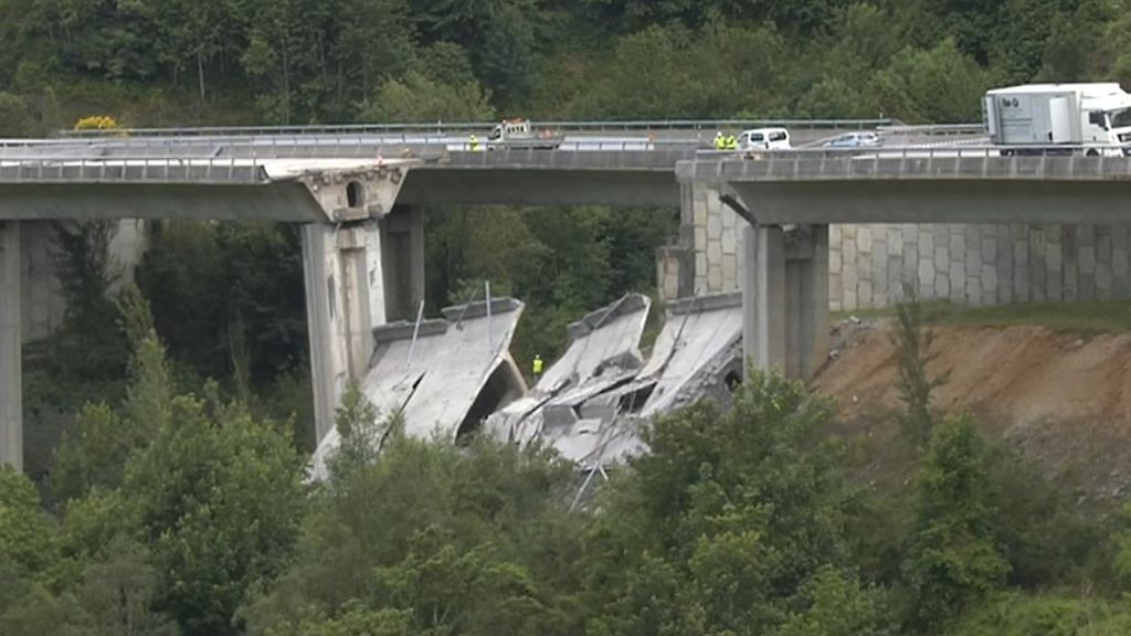 Derrumbe de un puente en medio de la autovía A-6