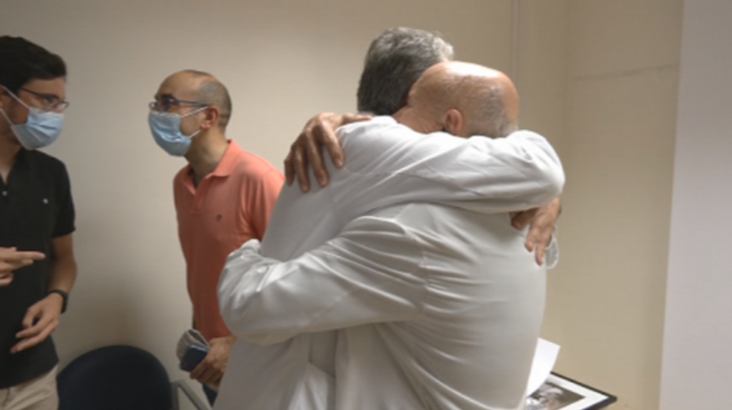 El emotivo homenaje a un médico de Granada tras 40 años de ejercicio