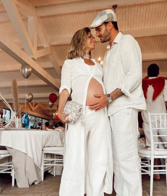 Núria Tomás, junto a su marido