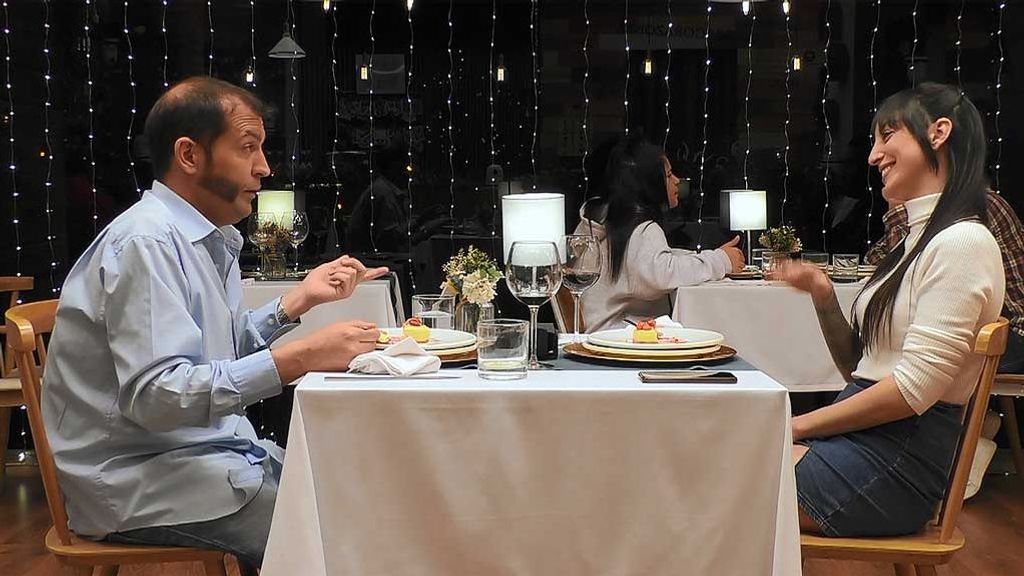 Alicia y Gustavo durante su cita en 'First Dates'