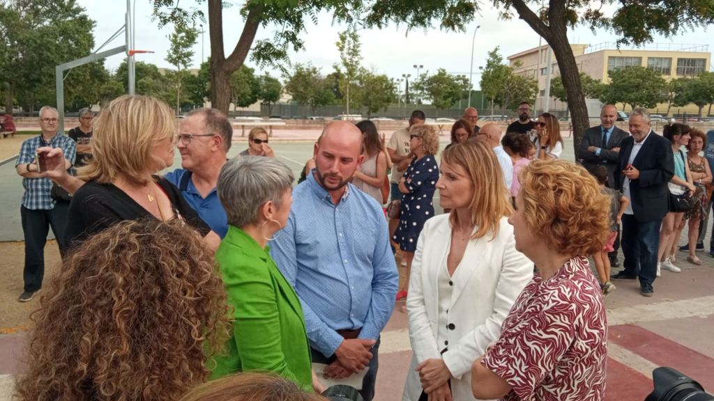 El padre de Yaiza recibido por la consellera de justicia, la alcaldesa de Santa Joan Despí y la de Sant Boi