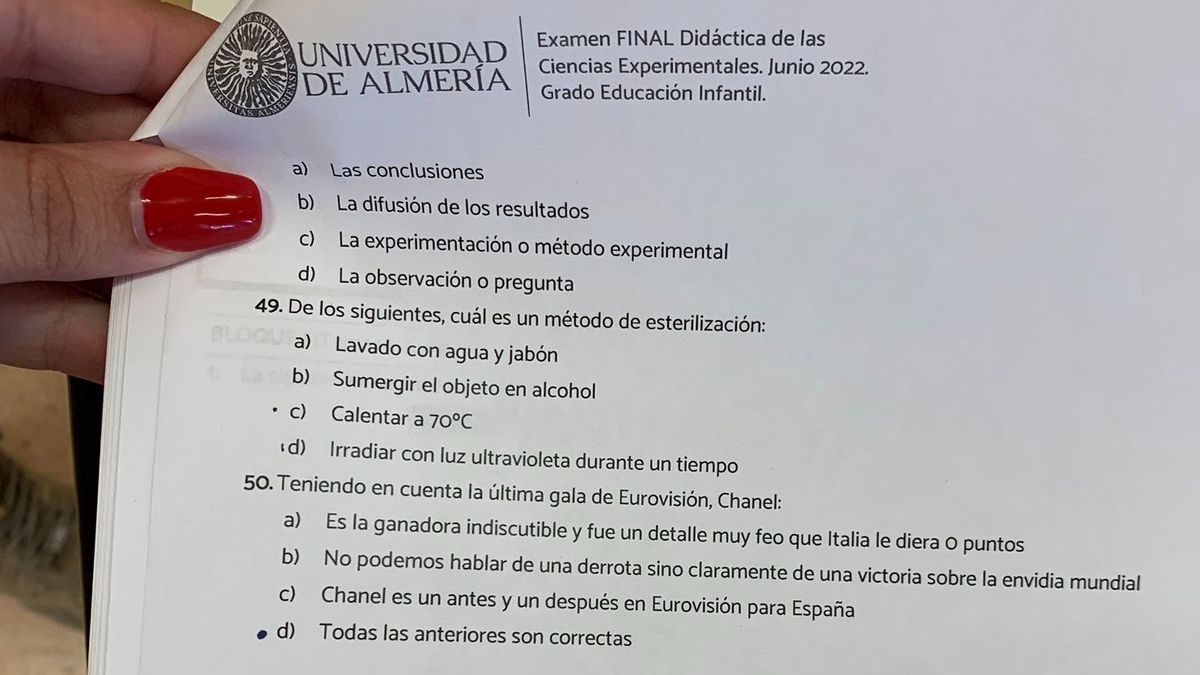 Examen de la Universidad de Almería que pregunta por Channel