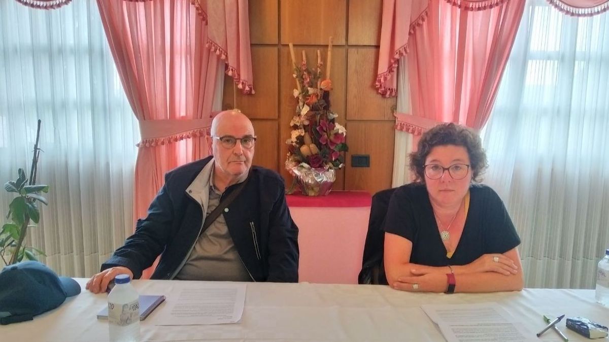 Padres del alumno que han denunciado en Vilalba Padres del alumno que han denunciado en Vilalba