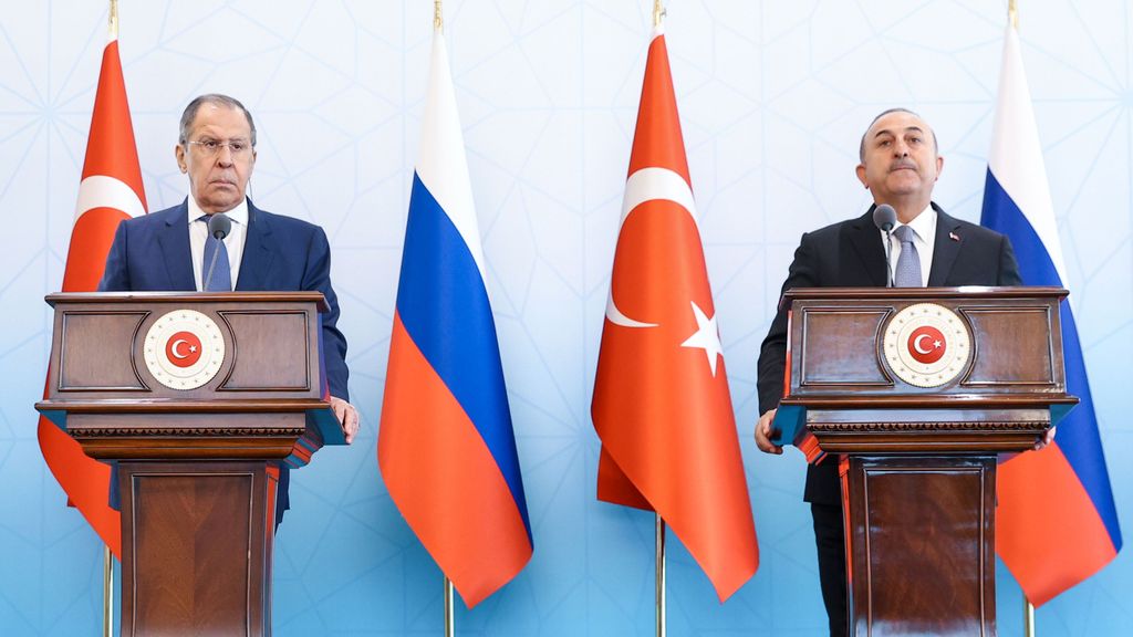 Russian Foreign Minister Sergei Lavrov visits Turkey