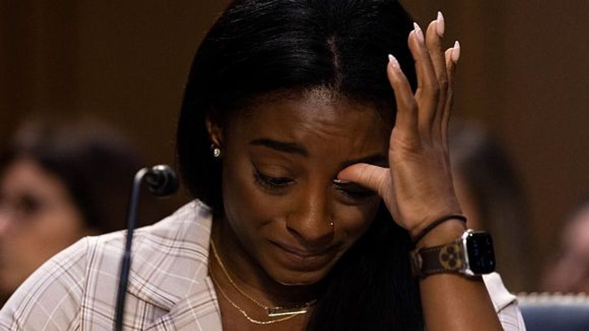 Simone Biles y otras 90 gimnastas de Estados Unidos piden 1.000 millones al FBI por no parar los abusos Simone Biles y otras 90 gimnastas de Estados Unidos piden 1.000 millones al FBI por no parar los abusos