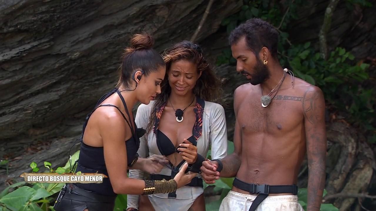 Yulen y Mariana deciden unirse por las manos