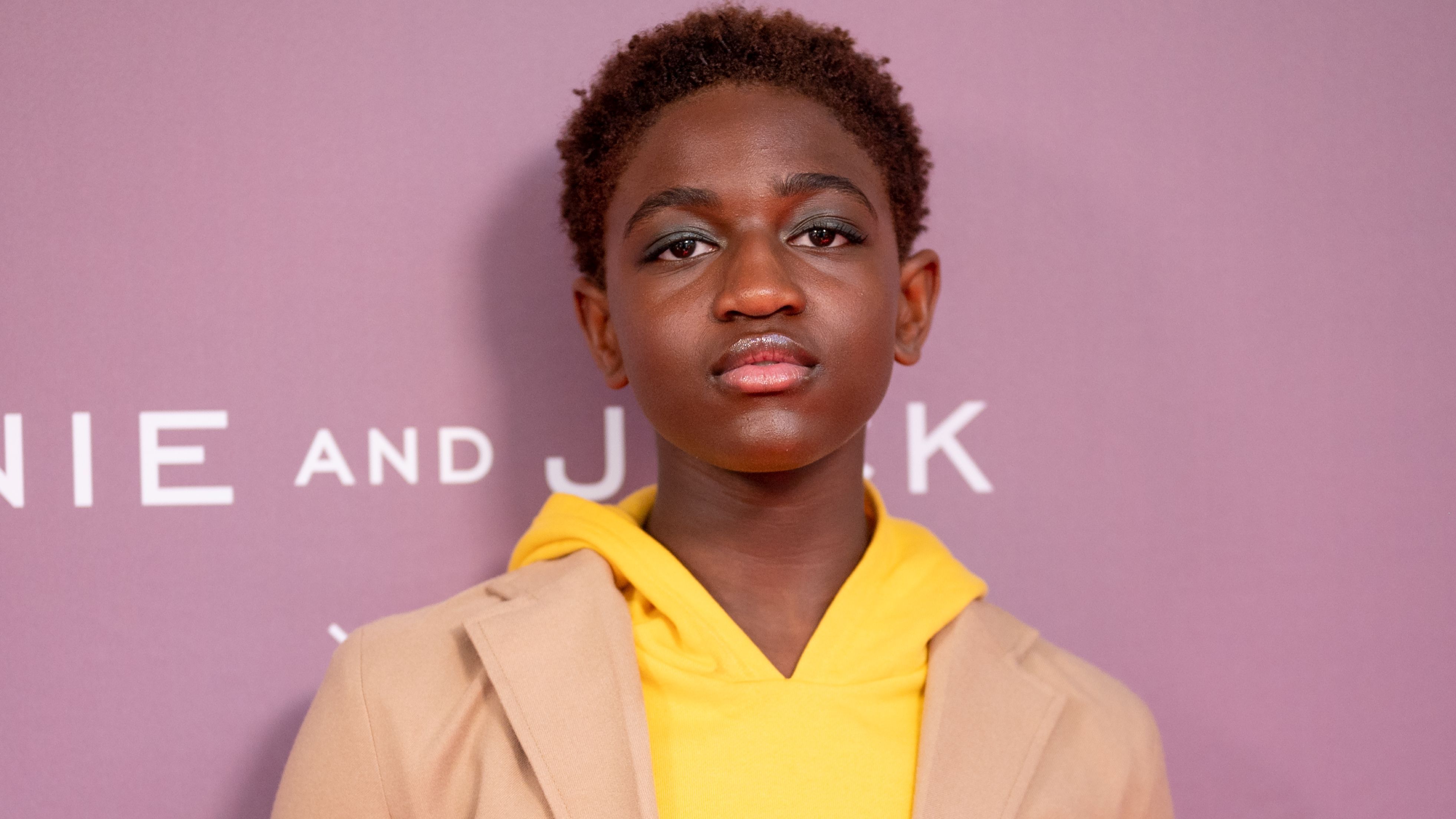 Zaya salió del armario públicamente, con su padre a su lado