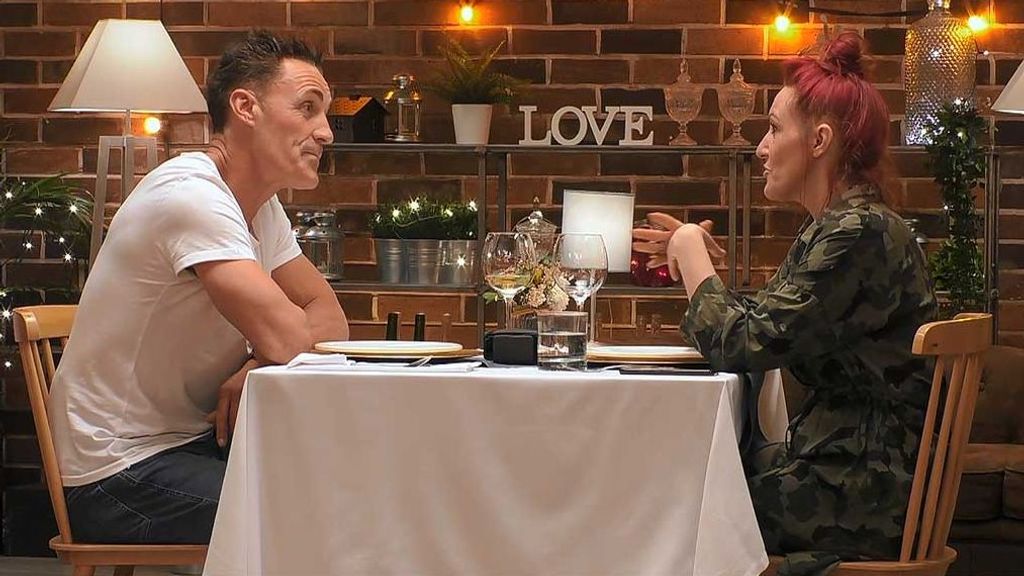 Ismael y Mari durante su cita en 'First Dates'