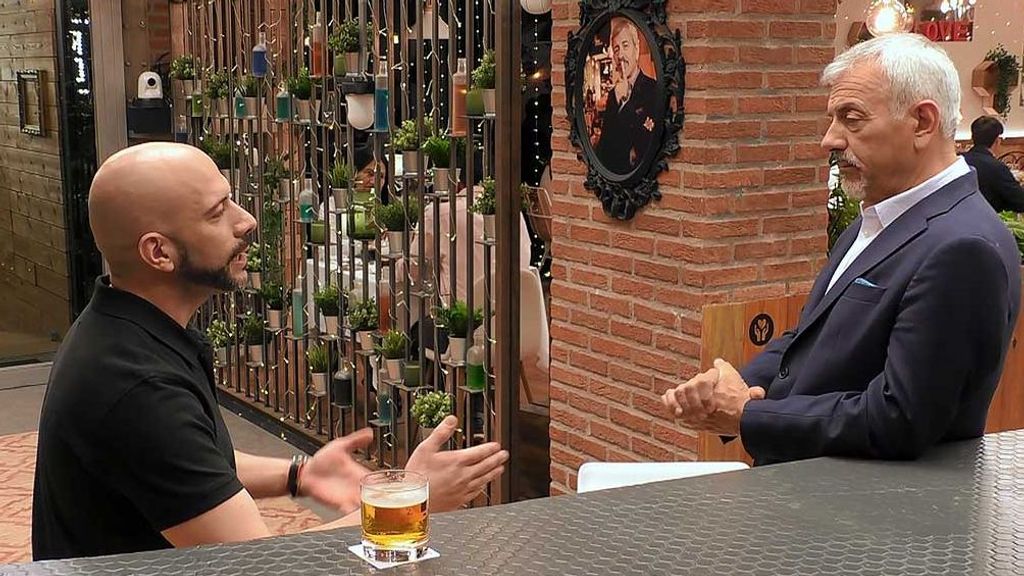 Israel durante su paso por 'First Dates'