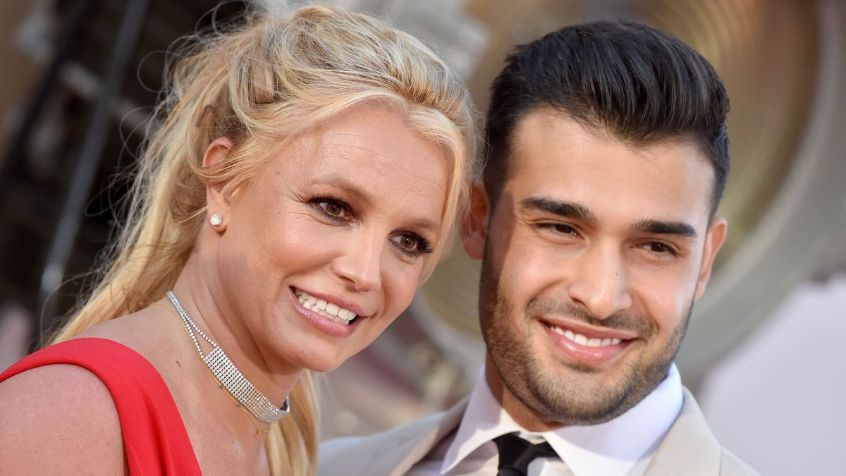 La cantante Britney Spears y su prometido Sam Asghari celebrarán una boda íntima