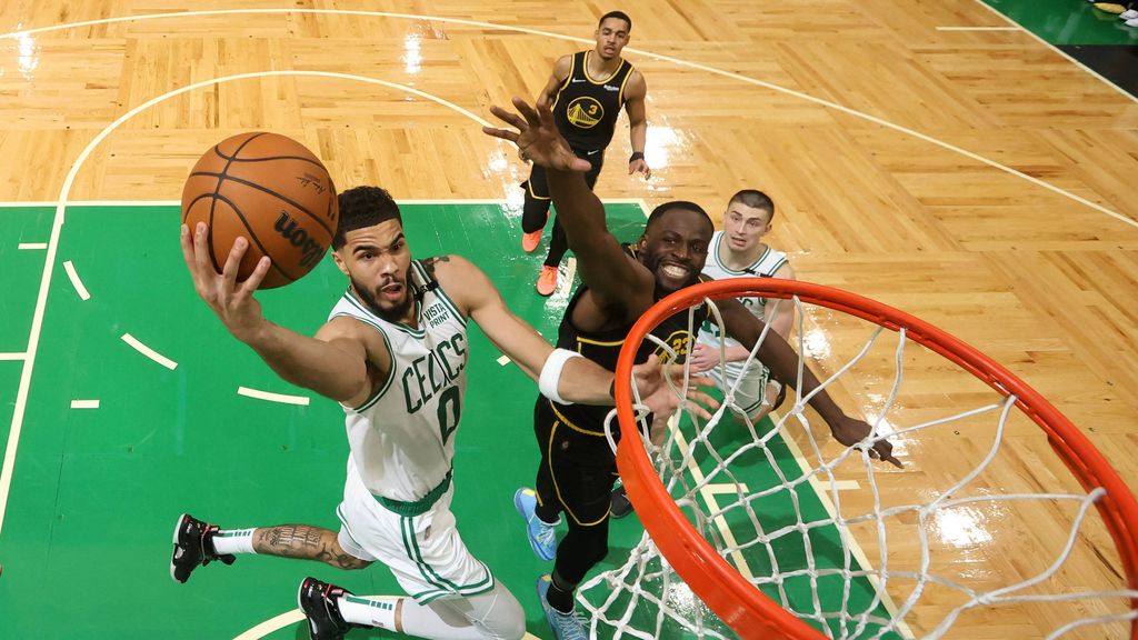 Los Celtics ganan a los Warriors en el tercer partido de la final de la NBA