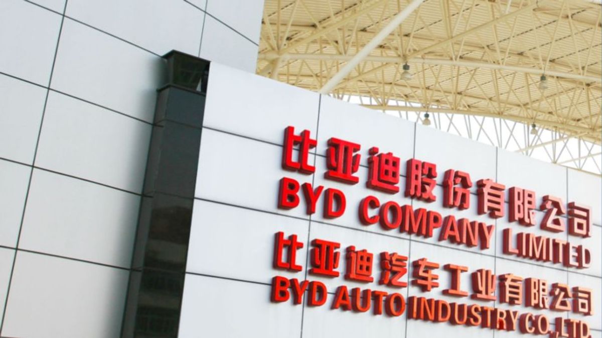 ENTRADA CUARTEL GENERAL BYD ENTRADA CUARTEL GENERAL BYD