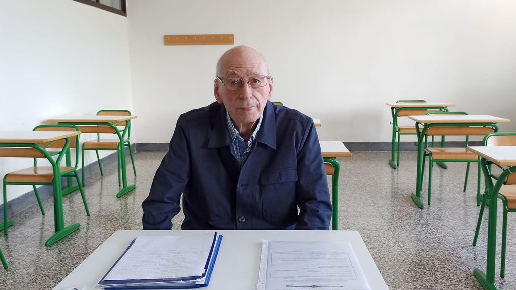 Luis aprueba Bachillerato a los 87 años: “Estudiar ayuda a tener la mente despierta”