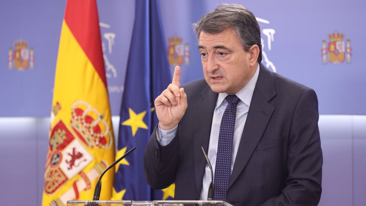 EuropaPress 4423882 portavoz pnv congreso diputados aitor esteban interviene rueda prensa EuropaPress 4423882 portavoz pnv congreso diputados aitor esteban interviene rueda prensa