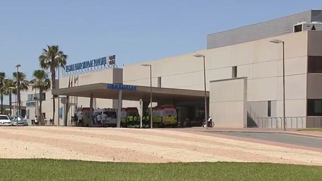 Un hombre de 59 años muere al esperar 9 horas en el hospital de Torrevieja