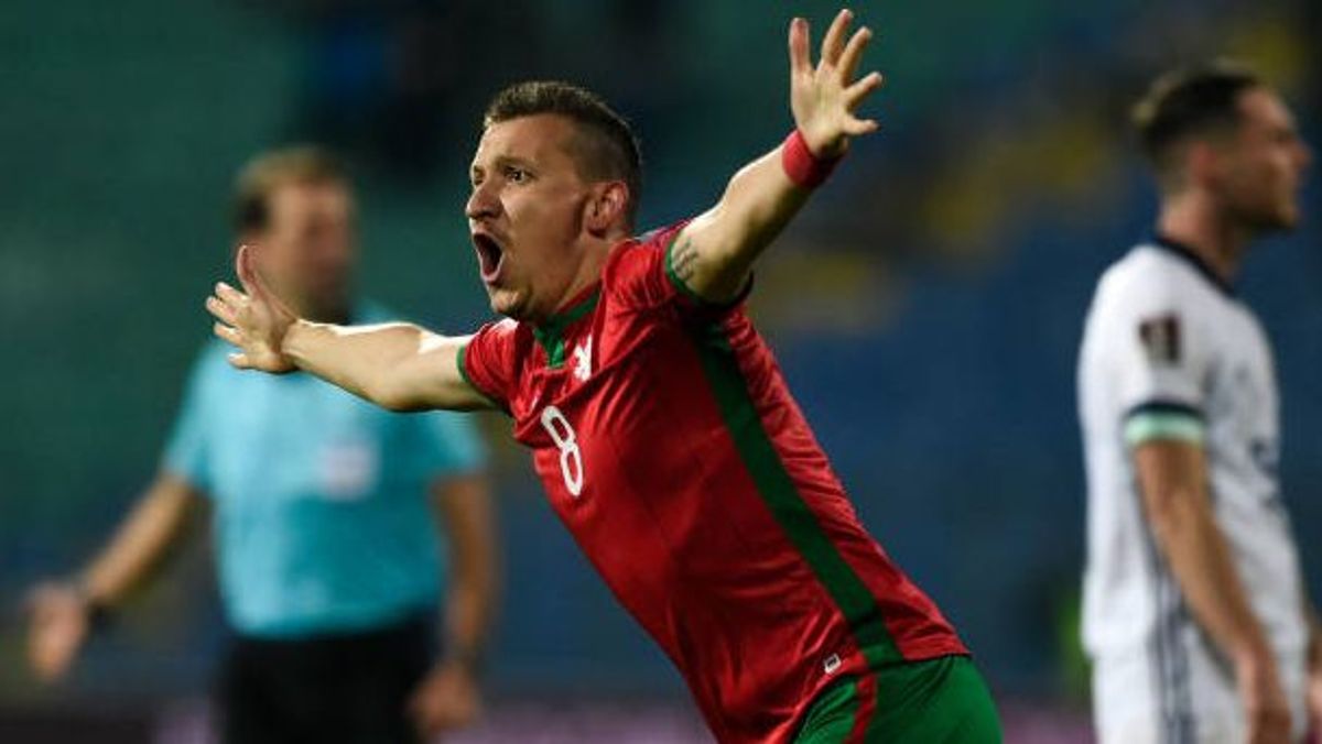 Todor Nedelev ha sido operado tras sufrir un accidente con el autobús de la selección búlgara