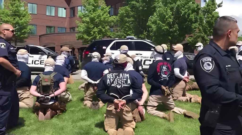Detienen a un grupo de nacionalistas blancos que planeaban disturbios en un evento del orgullo en Idaho