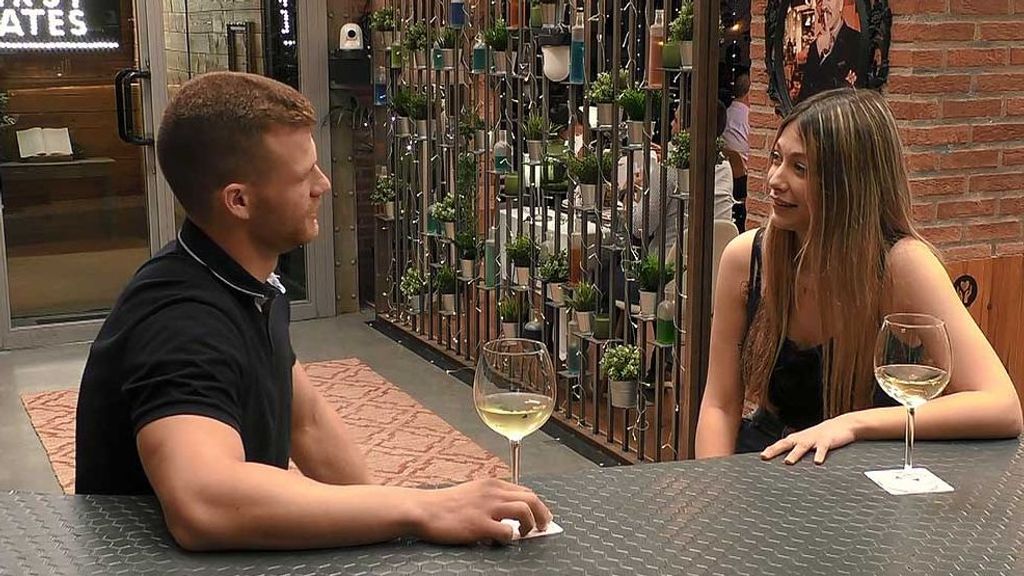 Andrés y Sofía durante su cita en 'First Dates'