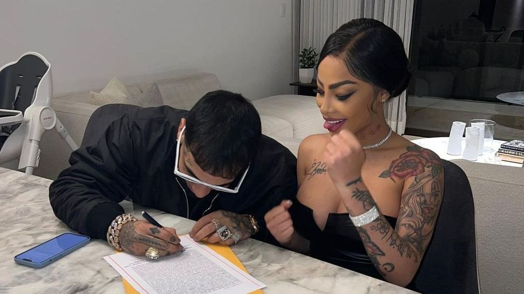 Anuel AA y Yailin en su boda