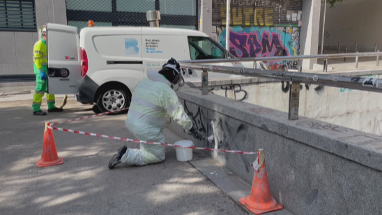 Brigada de limpieza de grafitis en Barcelona