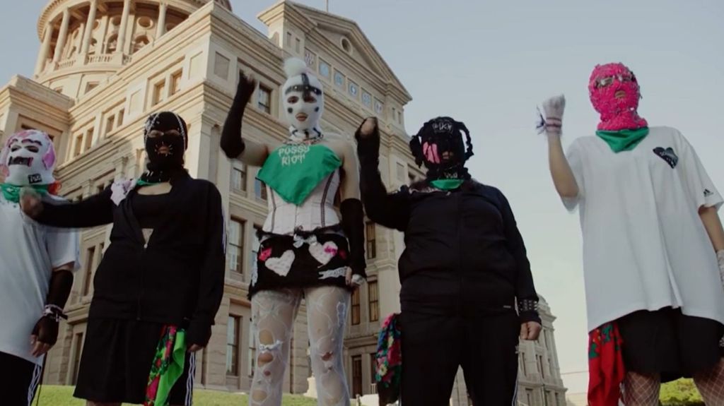 La banda rusa Pussy Riot lleva su lucha por la libertad y el feminismo de gira por toda Europa