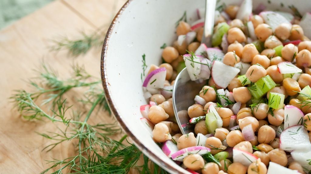 La ensalada de garbanzos es muy versátil.