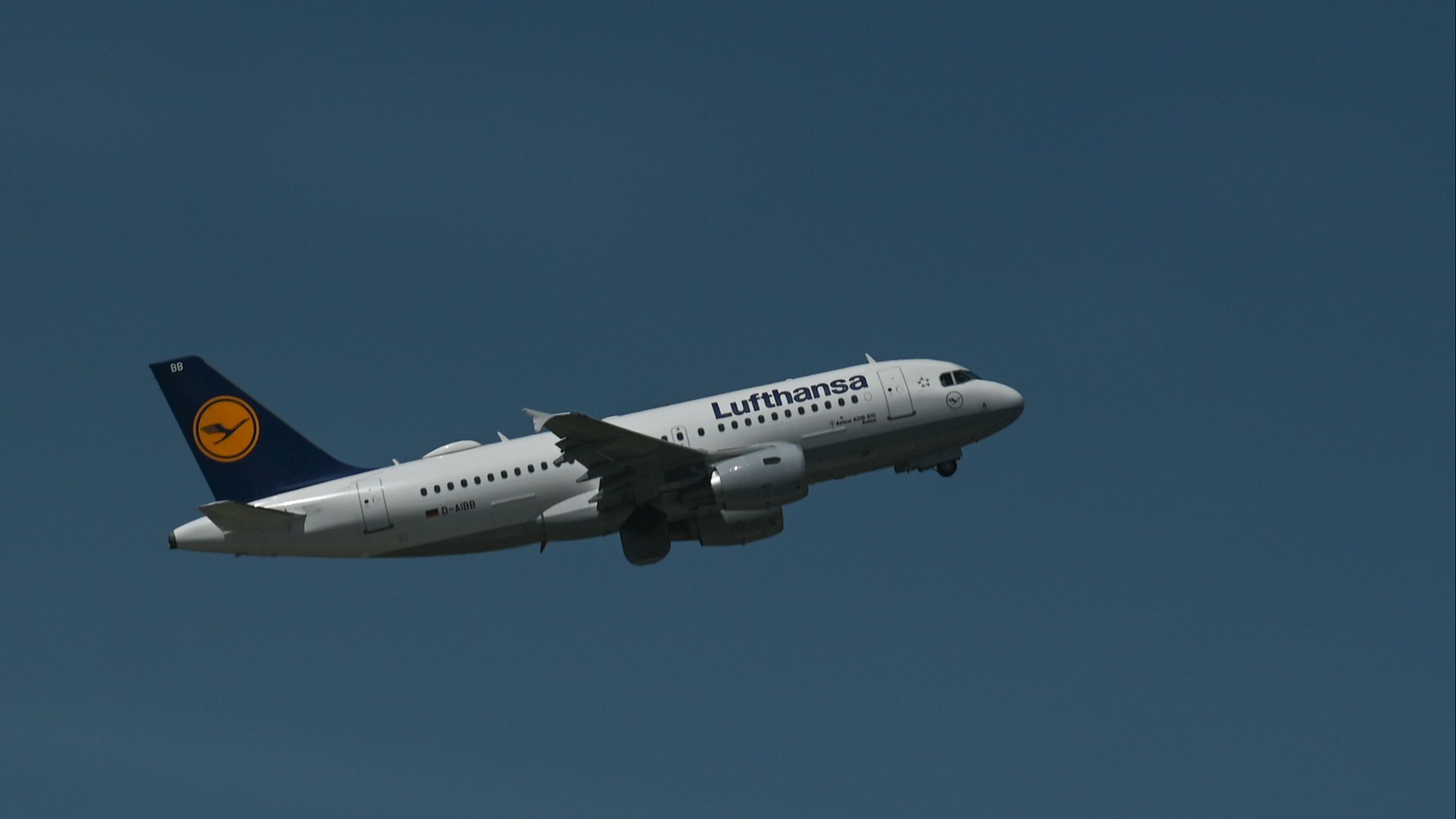 Por y Eurowings cancelarán cientos vuelos en julio?