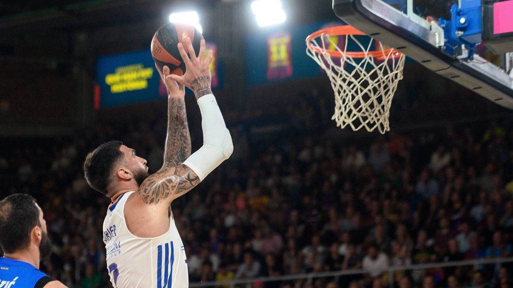 El Real Madrid da la campanada y se lleva el primer partido ante el Barça (75-88)