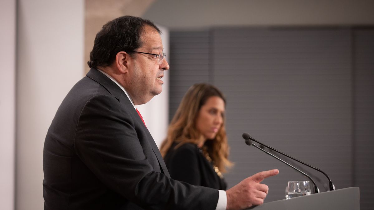 Joan Ignasi Elena y Patrícia Plaja en rueda de prensa Joan Ignasi Elena y Patrícia Plaja en rueda de prensa