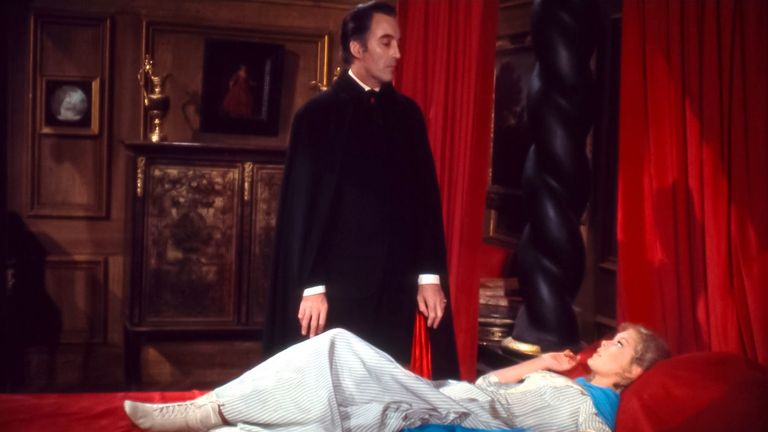 Ver 'Las cicatrices de Drácula' completa online - mitele