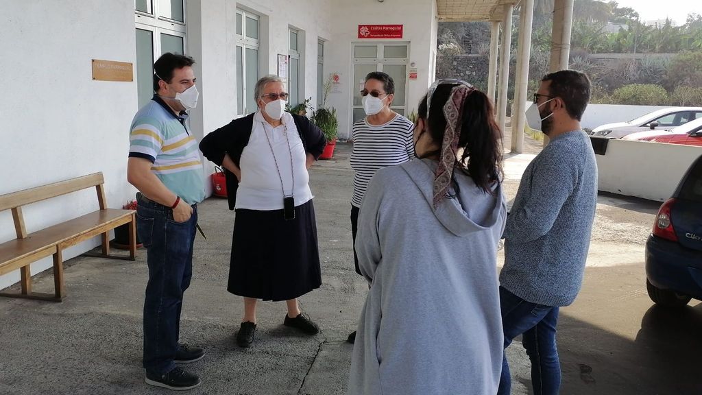 Los Armas, una de las ocho familias que llevan viviendo en las parroquias de Cáritas desde la erupción de La Palma