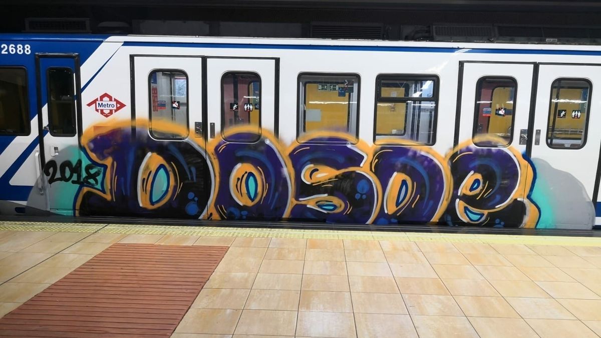 EuropaPress 1771958 policia detiene tres grafiteros pararon anoche tren metro madrid EuropaPress 1771958 policia detiene tres grafiteros pararon anoche tren metro madrid