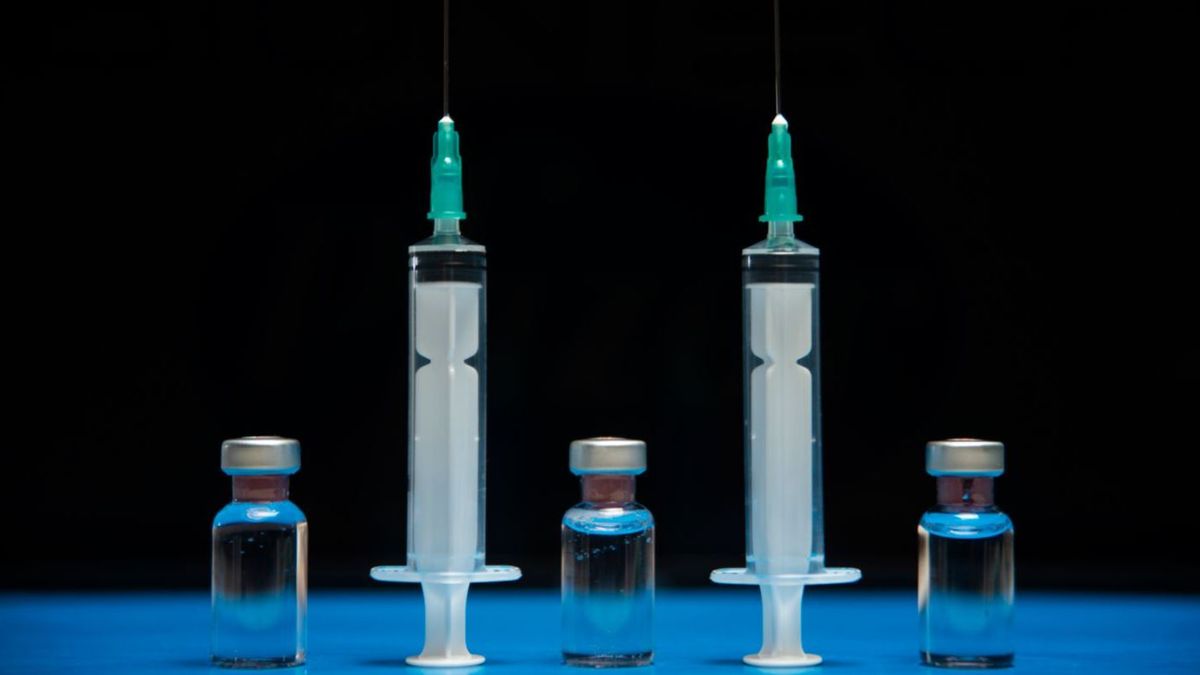 La EMA empieza a revisar la vacuna de Pfizer adaptada a las variantes