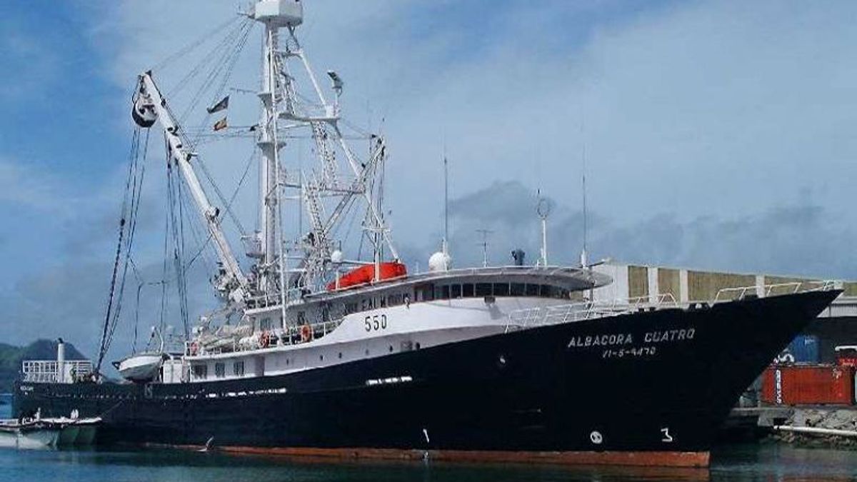 Mueren dos marineros en la explosión de un atunero vigués en las islas Seychelles Mueren dos marineros en la explosión de un atunero vigués en las islas Seychelles