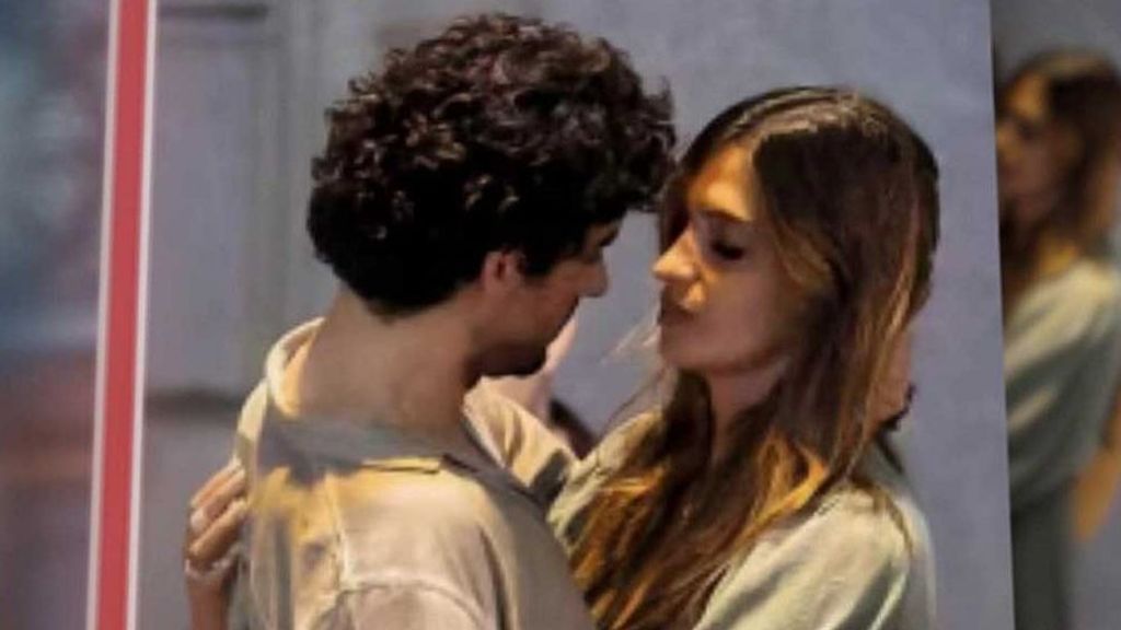 Sara Carbonero protagoniza un beso de película: ¡Vuelve a estar enamorada!