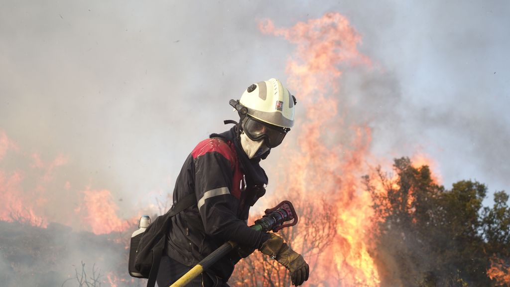 Siete comunidades autónomas combaten contra los incendios forestales en medio de la inusual ola de calor