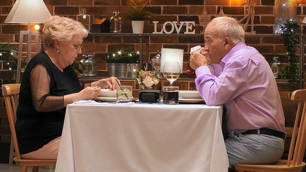 Trini y Juan en 'First Dates'