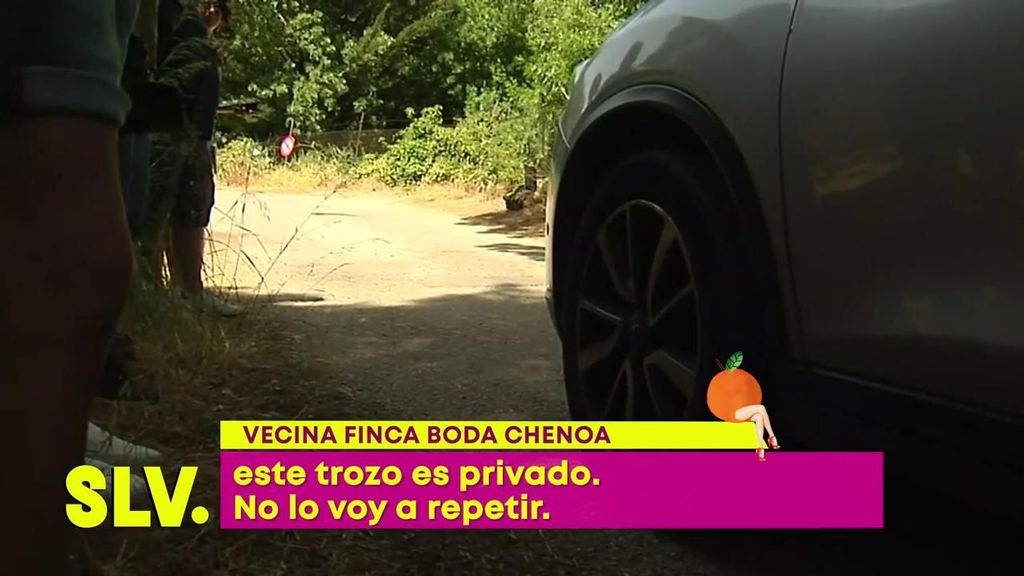 Una vecina de la finca estalla contra la prensa