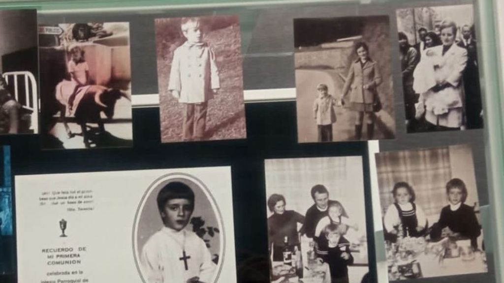 Fotografías familiares que pueden verse en la muestra 'El terror a portada' en Ermua