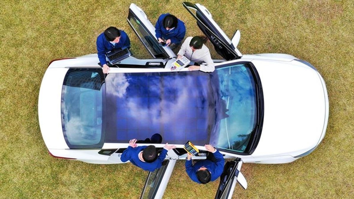 Hyundai ha sido una de las primeras marcas de incorporar paneles en coches de producción Hyundai ha sido una de las primeras marcas de incorporar paneles en coches de producción