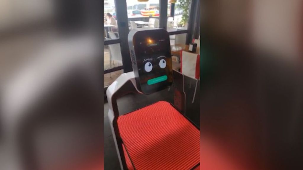 Laferito, el robot que ayudará a los camareros en una cafetería de O Grove