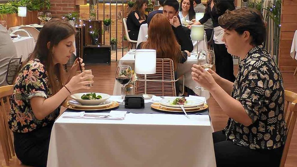 Marina y Elvira en 'First Dates'